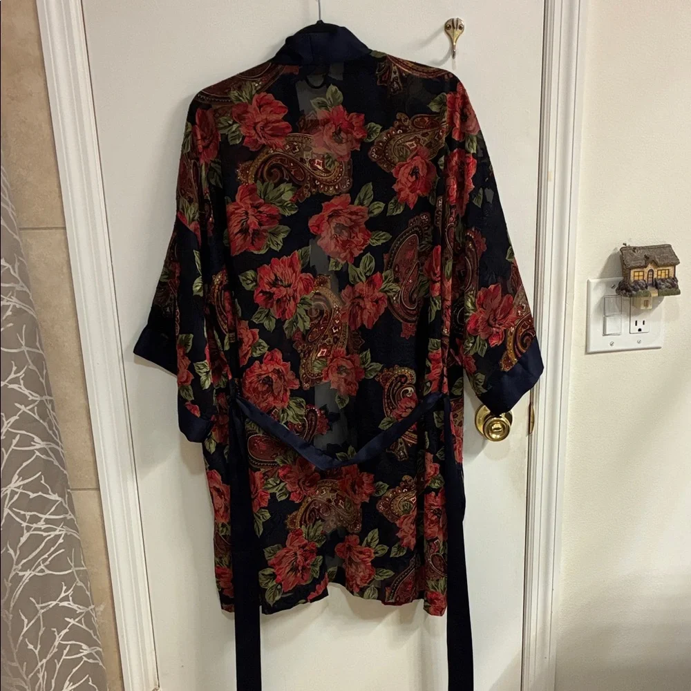 Vintage Victoria's Secret Red and Black Floral Kimono Robe-One size fits all